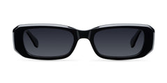 Modelo Sisi en color All Black